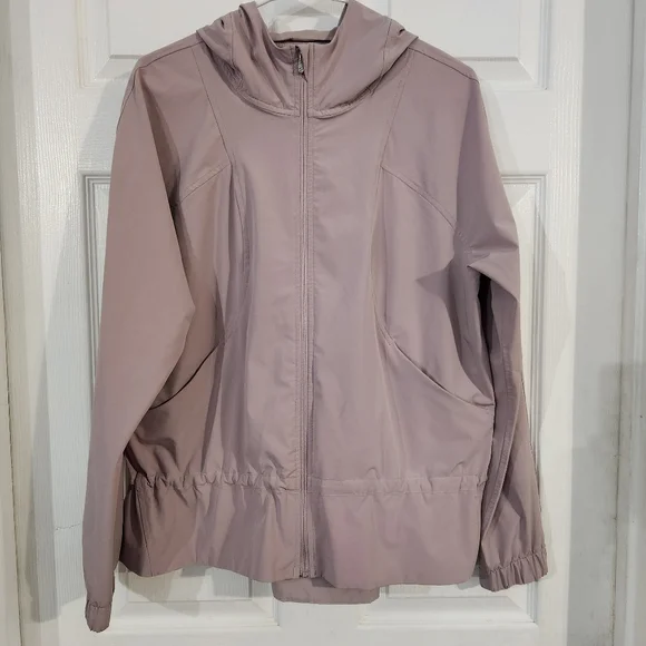 Lululemon Pack It Up Jacket in the color Smoky Blush. Size 10 - Picture 1 of 16